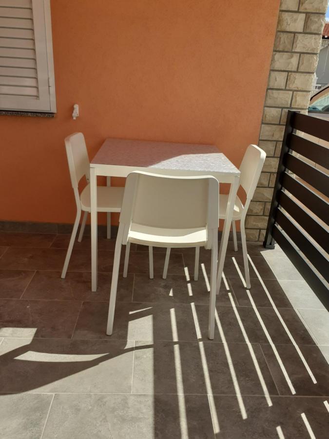 Apartmani Kid Vir Exterior photo